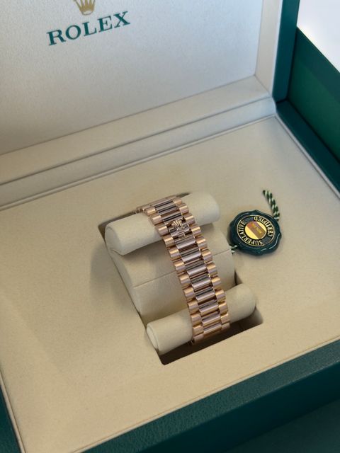 Rolex Day-Date 40 228235 Image 6